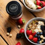 Szybkie i zdrowe śniadanie – masło z makadamia i granola bez pszenicy
