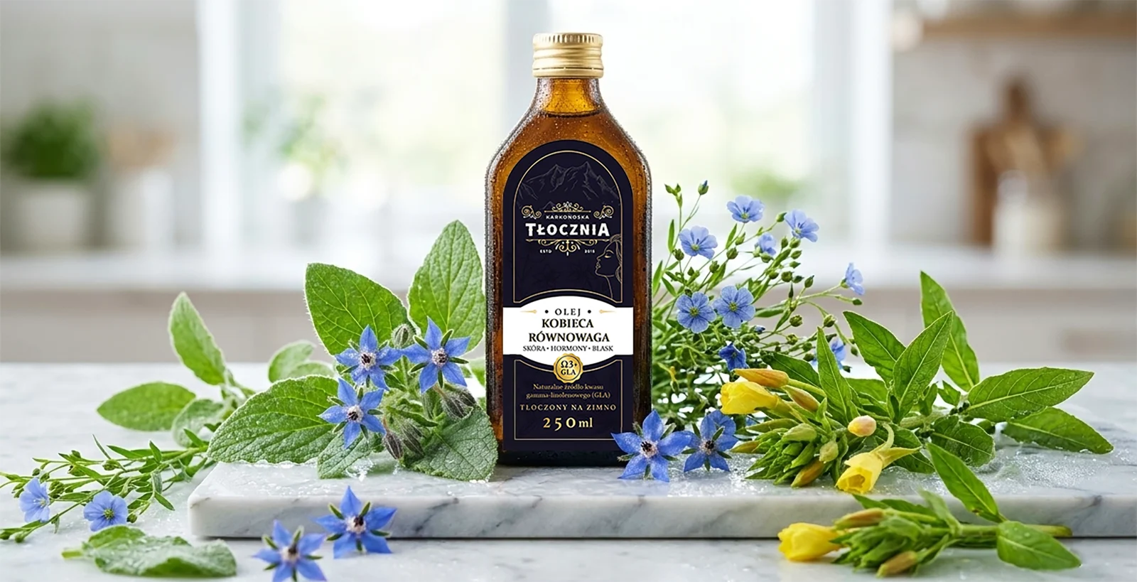 Jedna łyżka dziennie. Ten olej dla kobiet z omega-3 i GLA staje się coraz popularniejszy
